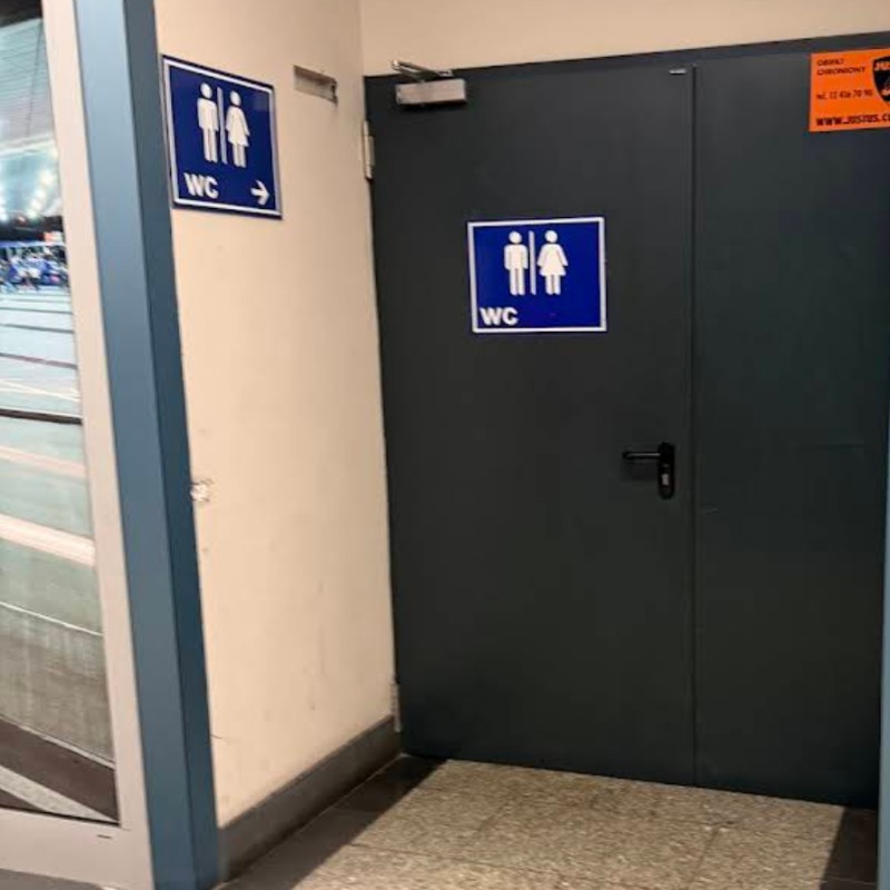Toilet at the Main Triain Station photo 1